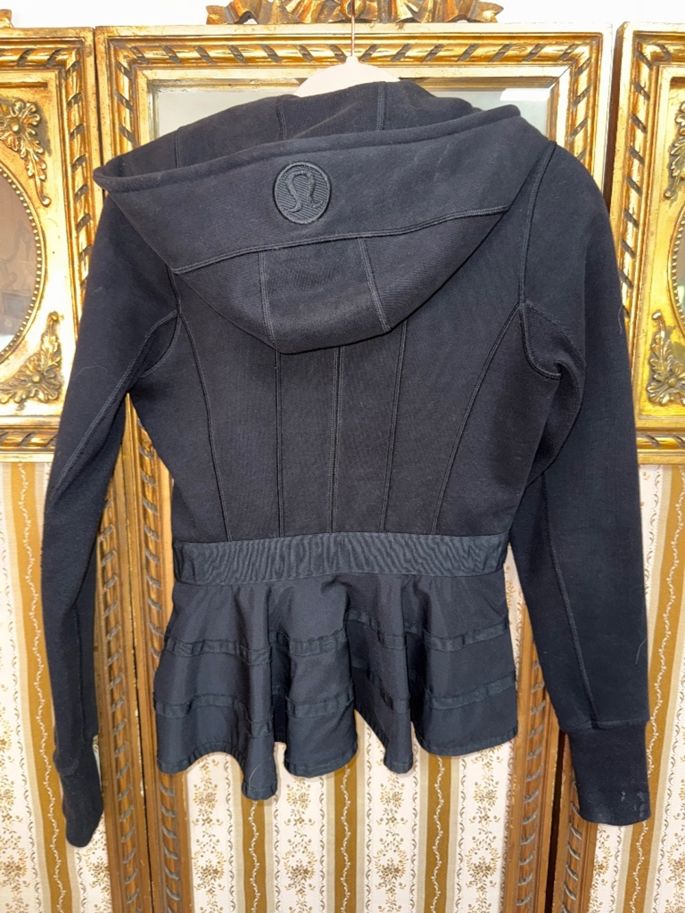 Lululemon Ruffled Up Scuba Hiver 2013 Hoodie 4 Black Ruffle Lace Logo Full Zip